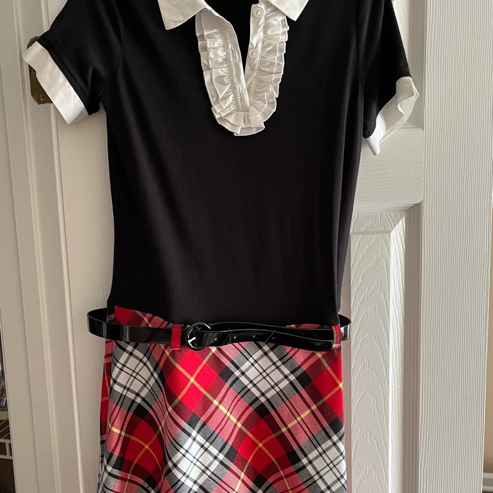 I.N Girls dress. Black/red slightly worn. Size 14